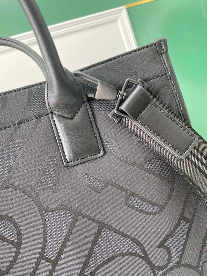 mens Bv*b*rry briefcases